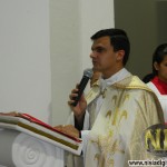 A novena foi celebrada pelo vigário de Espírito Santo, Pe.  Marcelo Araújo. (Foto: Agripino Junior/Nísia Digital)