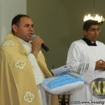 Pe. Vicente, pároco de Santa Cruz, presidiu a novena. (Foto: Agripino Junior/Nísia Digital)
