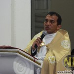 O padre nisiaflorestense, Josenildo Bezerra, foi o presidente da novena. (Foto: Agripino Junior/Nísia Digital)